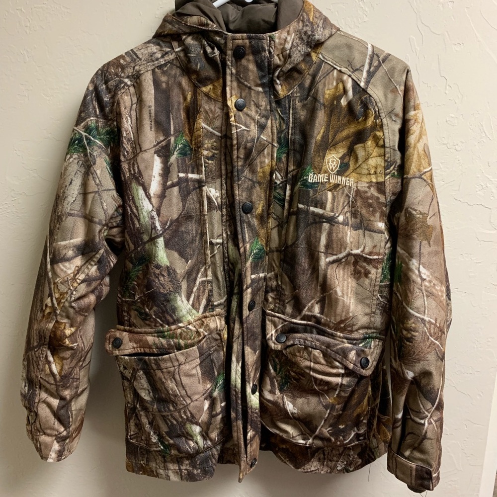 Insulated camo coat. Youth L or women S.